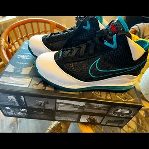 Nike Lebron 7 Qs
